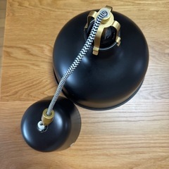 【電球付き】IKEA スクルプ ペンダントランプ 照明の画像