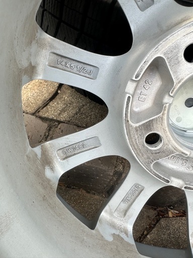 値下げ！【ガリキズ無し美品✨】バリ山スタッドレス！コンパクトカーに最適！１４インチスタッドレスタイヤ　その①