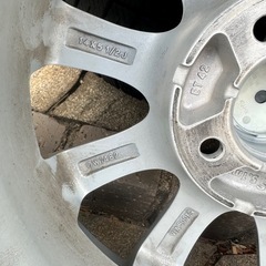 値下げ！【ガリキズ無し美品✨】バリ山スタッドレス！コンパクトカーに最適！１４インチスタッドレスタイヤの画像