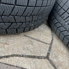 値下げ！【ガリキズ無し美品✨】バリ山スタッドレス！コンパクトカーに最適！１４インチスタッドレスタイヤの画像