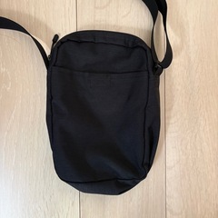 【NIKE】ナイキ ミニショルダーバッグ✨黒 ヘリテージ スモール アイテムの画像