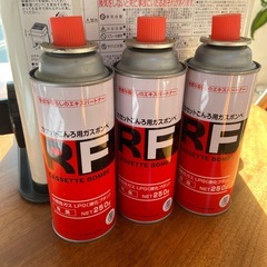 電気も灯油も不要！めちゃ軽い！どこでも持っていける。ガス3本付けます！イワタニ　カセットガスストーブの画像