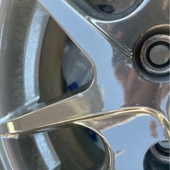 ブリヂストンスタッドレスタイヤ(日産純正ホイール付き)の画像