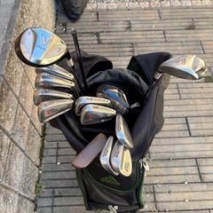 adidas アディダス　ゴルフバック　TaylorMadeゴルフクラブ　13本の画像
