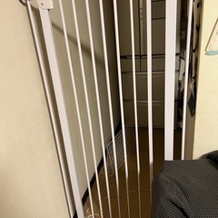 ペットゲート 突っ張り ドア付き ペットフェンス猫 ゲート 脱走防止の画像