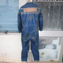 spazzio　スパジオ製ライダースーツ/レーシングスーツ（Mサイズ・本革製）　傷ありの画像