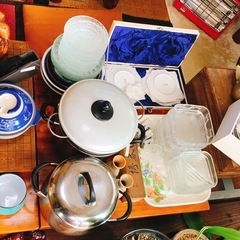 食器類や生活雑貨など色々の画像