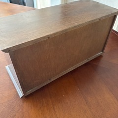 小物入れ棚の画像