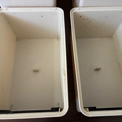【無料】ゴミ箱 2個セット／（汚れあり） の画像