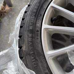 スタッドレスタイヤの画像