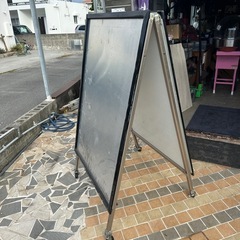 盾看板アルミ枠の画像