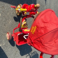 アンパンマン 三輪車 サンシェード付き レッドの画像