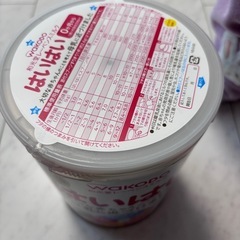 粉ミルクはいはい1缶の画像