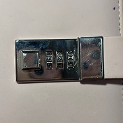 鍵付きノート【ポケット部分にメモが入れられます）の画像