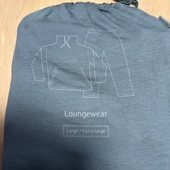 エミレーツ航空ビジネスクラスルームウエアの画像