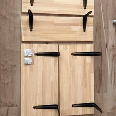 棚受シェルフ　組み立て途中素材の画像