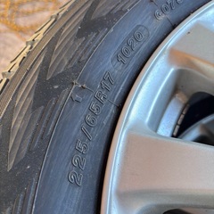 取り引き決定　
スタッドレスタイヤとアルミホイールの画像