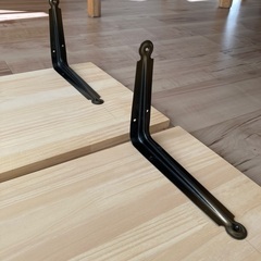 棚受シェルフ　組み立て途中素材の画像