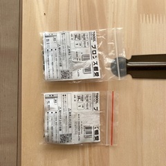 棚受シェルフ　組み立て途中素材の画像