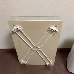 折りたたみテーブルの画像