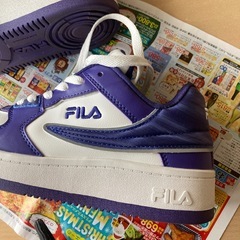 FILA スニーカー　23.5cm
の画像