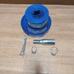 水中ポンプとホースのセットの画像