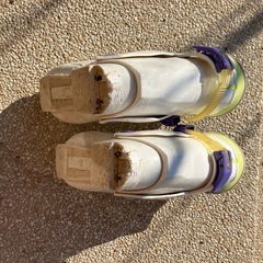 子供用スキー、靴、ストックの3点セットの画像