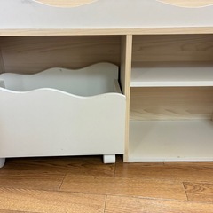 【明日処分予定】子供用本棚、おもちゃ入れ付き☆の画像