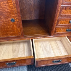 　茶箪笥　木製　ガラス扉　キャビネットの画像