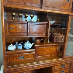 　茶箪笥　木製　ガラス扉　キャビネットの画像