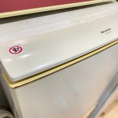 【引き取り限定】シャープの冷蔵庫の画像