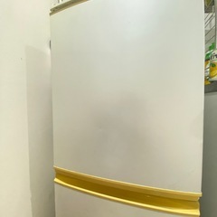 【引き取り限定】シャープの冷蔵庫の画像