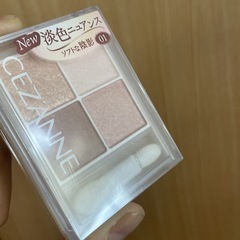 新品未使用♡セザンヌのアイシャドウ(ベージュ系)です☺️の画像