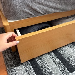 ダブルベッド＋マットレスの画像