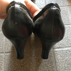 ブラック　リボン　ヒールの画像