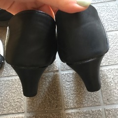 未使用に近い❤︎ 綺麗め　ブラック　可愛いデザイン　ヒールの画像