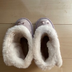 新品　女の子　ムートンブーツの画像