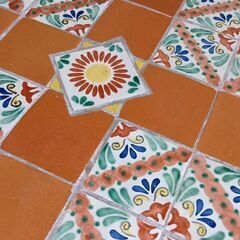 タイル貼り折りたたみテーブルの画像