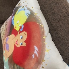 アリエル クッションの画像