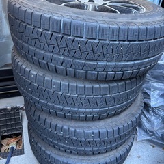 スタッドレスタイヤホイールセットの画像