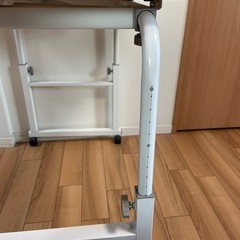 昇降式デスクの画像