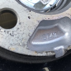 アルミスタッドレスタイヤ 2本の画像