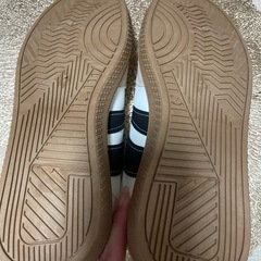 ダブルライン スニーカー 24.0の画像