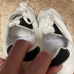 ダブルライン スニーカー 24.0の画像