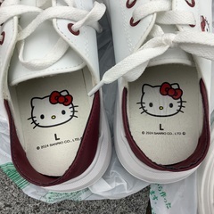 新品、キティーちゃんのスニーカーです。の画像