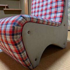 かわいいチェック柄の椅子、無料で差し上げます！の画像