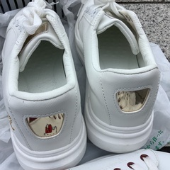 新品のスニーカーです。の画像
