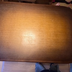 キツツキマークダイニングテーブルの画像