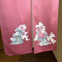 エンジ色、着物素材リメイク暖簾のれん　横〜53–丈〜98!
の画像