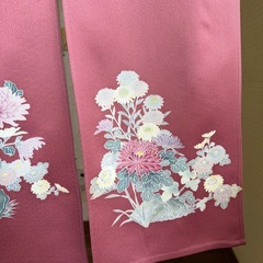 エンジ色、着物素材リメイク暖簾のれん　横〜53–丈〜98!
の画像